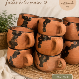 Tasses d’eau en terre